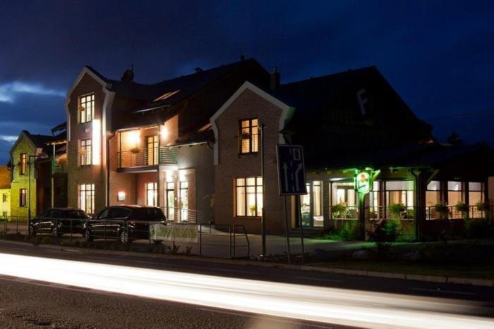 F - Team Hotel Liptovský Hrádok Esterno foto